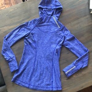 Lululemon LIKE NEW* zip neck pullover w Hood